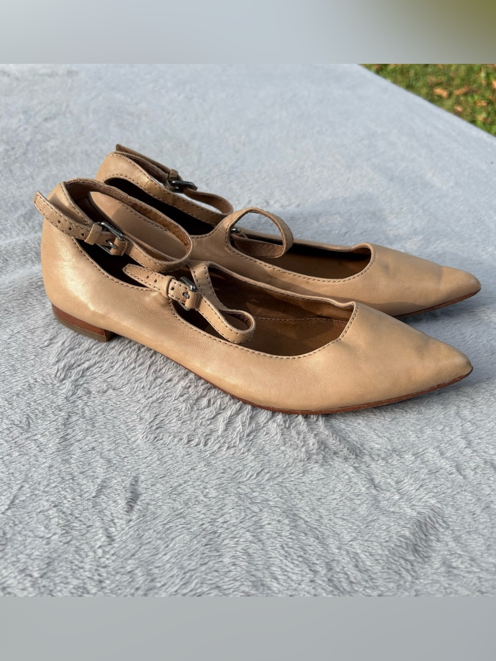 Frye Sienna Cross Ballet Flats Women’s 6.5M Taupe Gray Leather Mary Jane READ